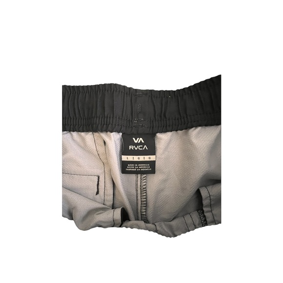 RVCA Black Short - Picture 2 of 4